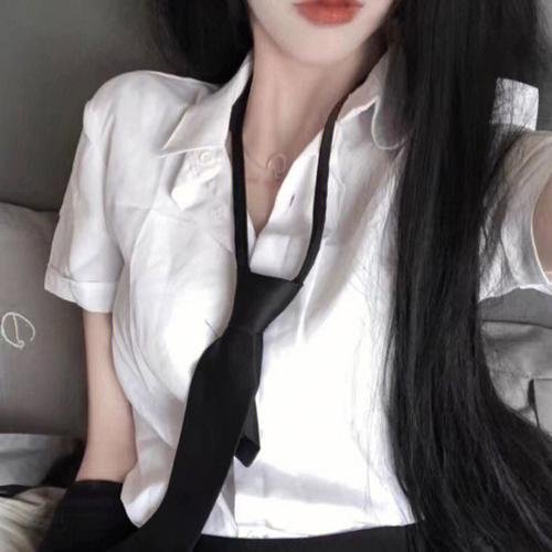 向下扭曲